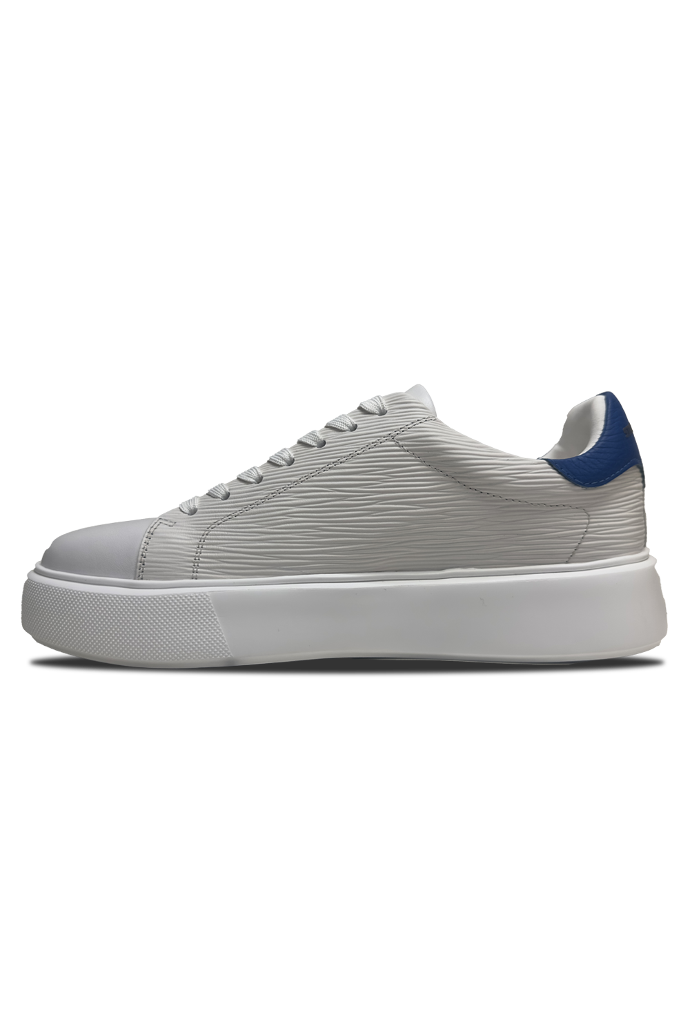 Ariaa Sneaker*